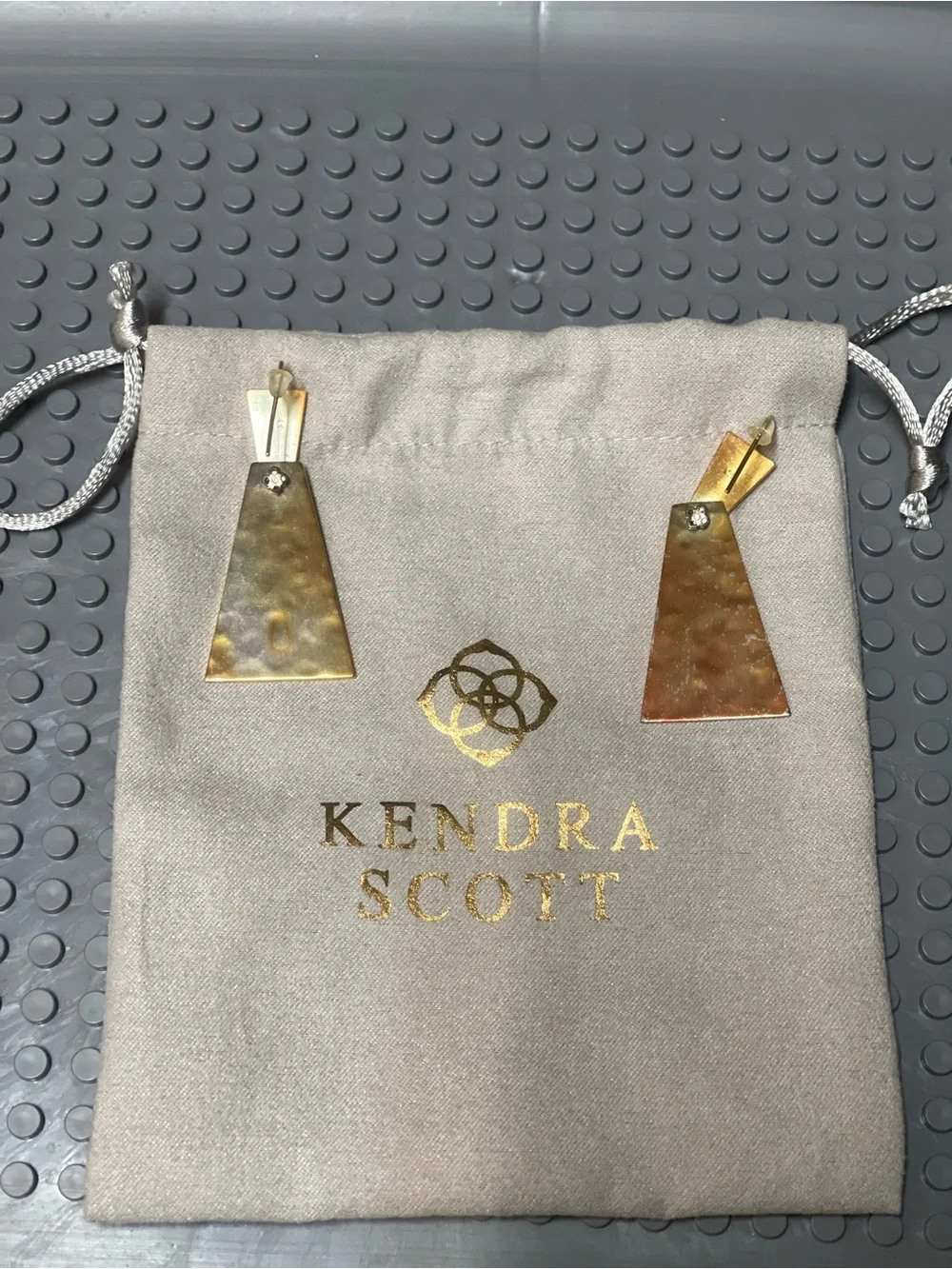 Kendra Scott Gold Textured Geometric Drop Earrings - Picture 2 of 2